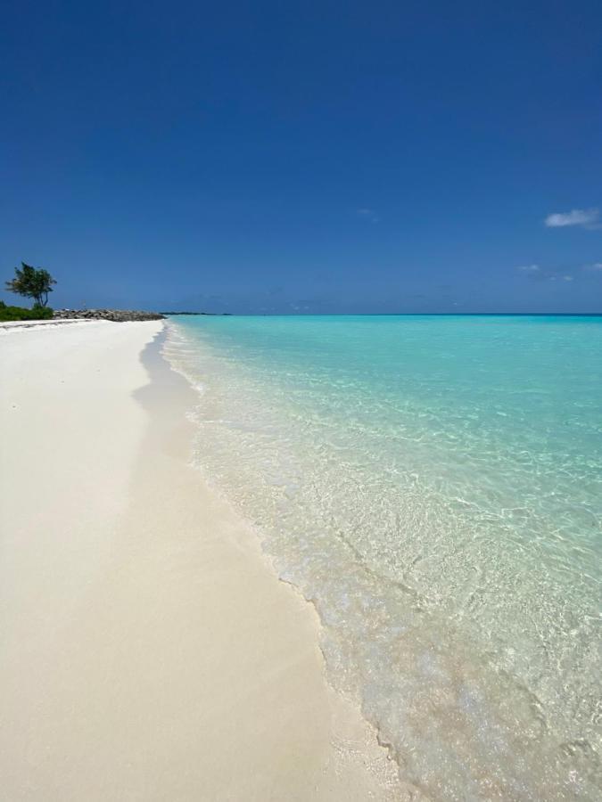 Ocean Breeze Hotel Thulusdhoo Buitenkant foto