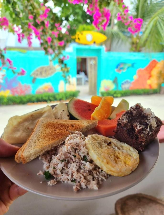 Ocean Breeze Hotel Thulusdhoo Buitenkant foto