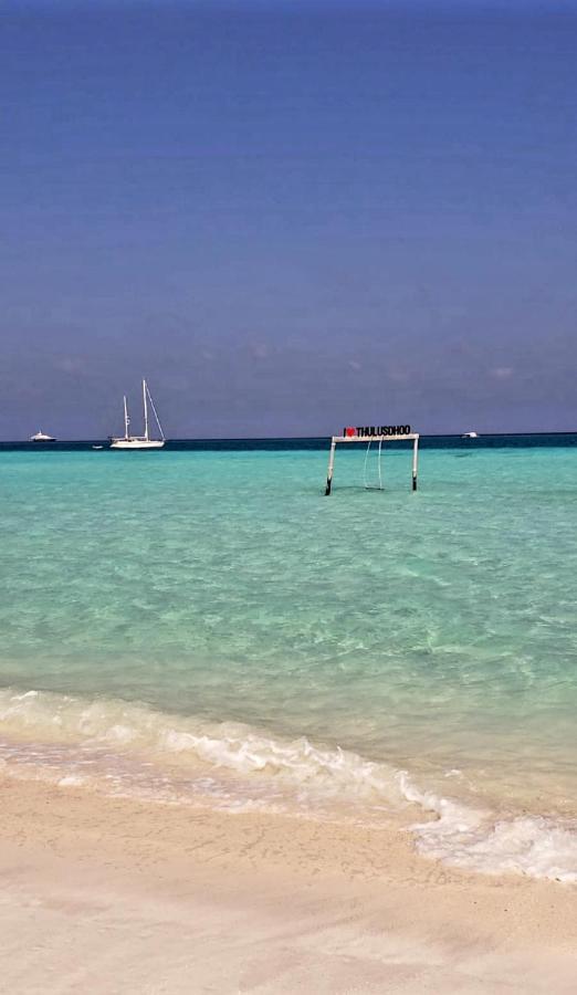 Ocean Breeze Hotel Thulusdhoo Buitenkant foto